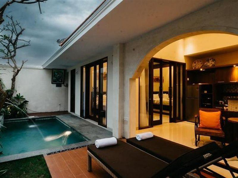 Istha Puri By Dwaraloka Villa Gianyar  Exterior photo
